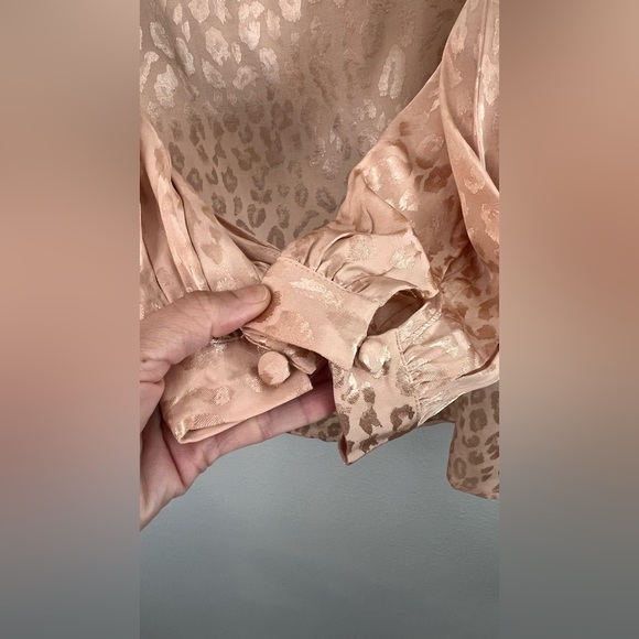 NWT Privacy Please Revolve satin print peach pink nude open back dress Medium - Picture 6 of 12